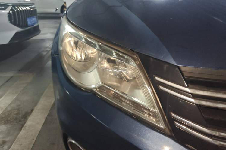 Used Volkswagen Tiguan 2012 2.0 TSI Automatic All-Wheel Drive Elite Edition Right Front Headlight