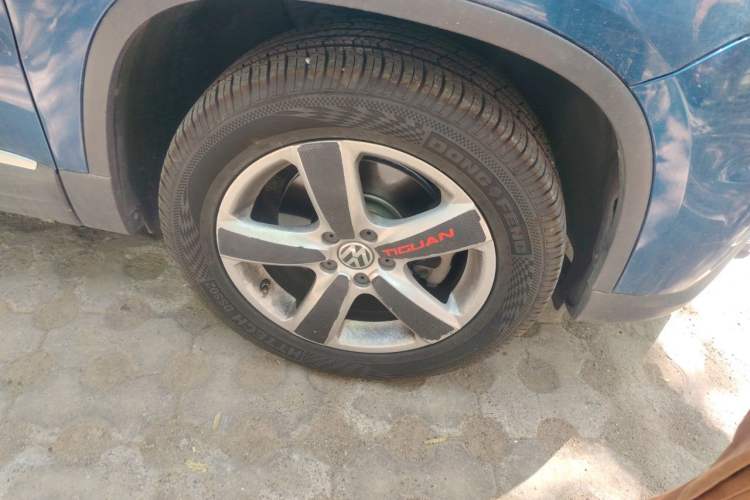 Used Volkswagen Tiguan 2012 1.8TSI Automatic All-Wheel Drive Elite Edition Right Front Wheel Hub