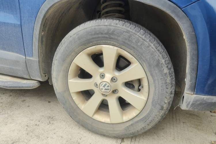 Used Volkswagen Tiguan 2012 1.8TSI Automatic All-Wheel Drive Elite Edition Right Front Wheel Hub
