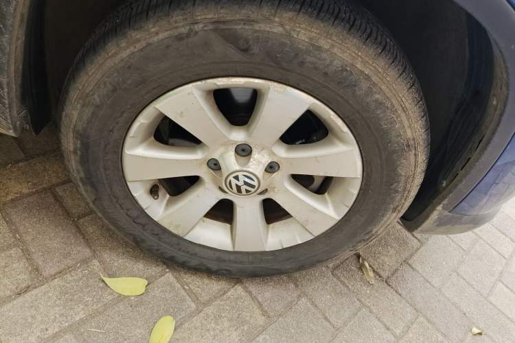Used Volkswagen Tiguan 2012 1.8TSI Automatic Two-Wheel Drive Trend Edition Right Front Wheel Hub