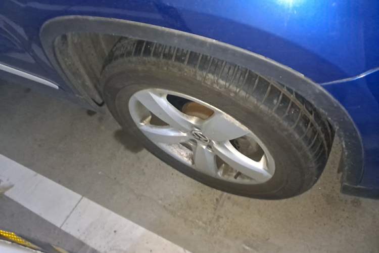 Used Volkswagen Tiguan 2012 1.8TSI Automatic All-Wheel Drive Elite Edition Right Front Wheel Hub