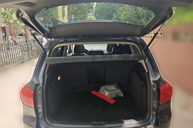 Used Volkswagen Tiguan 2012 2.0 TSI Comfort Edition Trunk