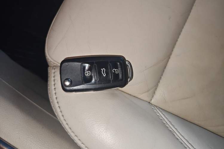 Used Volkswagen Tiguan 2012 2.0 TSI Automatic All-Wheel Drive Elite Edition Vehicle Key