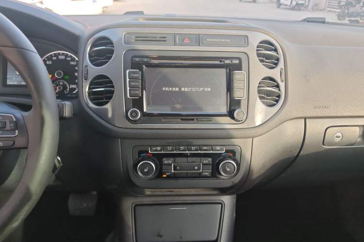 Used Volkswagen Tiguan 2012 2.0 TSI Comfort Edition Audio And AC Panel