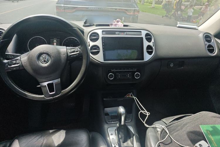 Used Volkswagen Tiguan 2012 2.0 TSI Comfort Edition Center Console