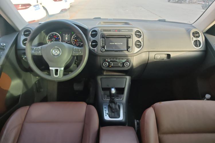 Used Volkswagen Tiguan 2012 2.0 TSI Comfort Edition Center Console