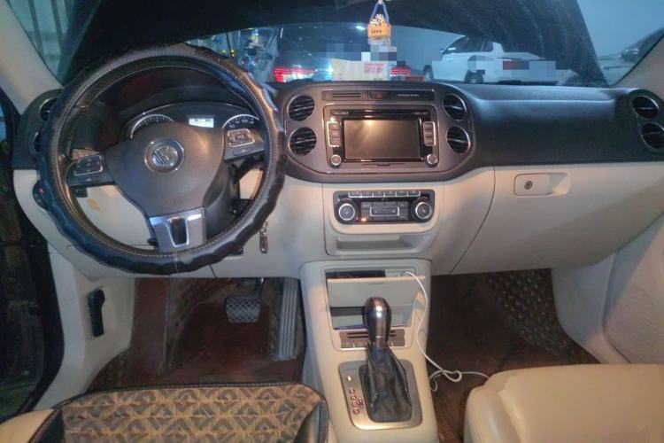 Used Volkswagen Tiguan 2012 2.0 TSI Comfort Edition Center Console