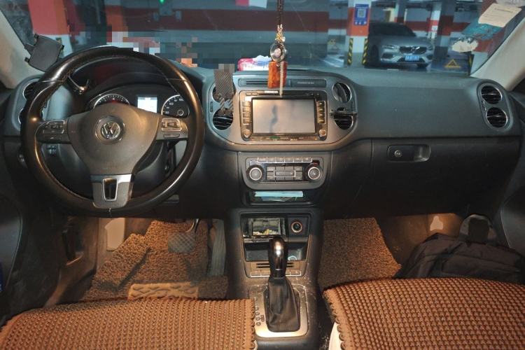 Used Volkswagen Tiguan 2012 2.0 TSI Comfort Edition Center Console