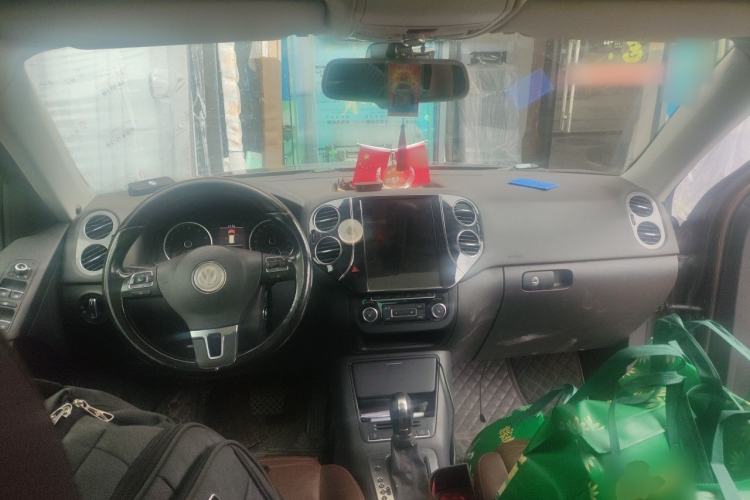 Used Volkswagen Tiguan 2012 2.0 TSI Comfort Edition Center Console