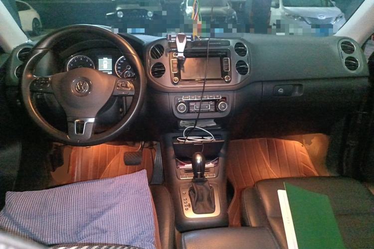 Used Volkswagen Tiguan 2012 2.0 TSI Comfort Edition Center Console