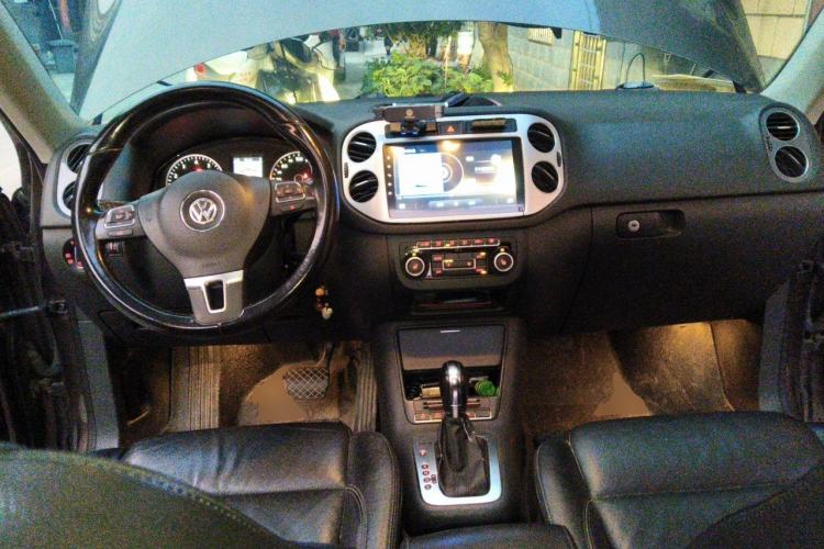 Used Volkswagen Tiguan 2012 2.0 TSI Comfort Edition Center Console