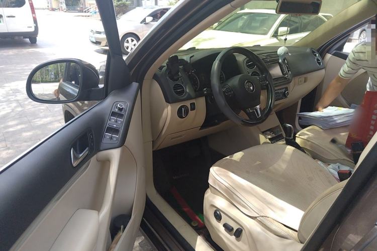 Used Volkswagen Tiguan 2012 2.0 TSI Luxury Edition Driver Seat
