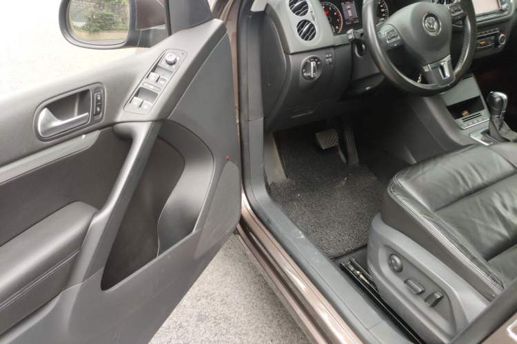 Used Volkswagen Tiguan 2012 2.0 TSI Comfort Edition Driver Seat