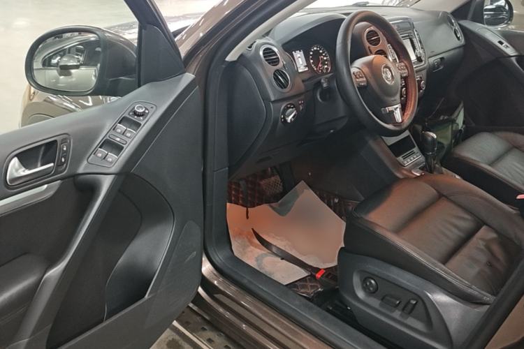 Used Volkswagen Tiguan 2012 2.0 TSI Comfort Edition Driver Seat