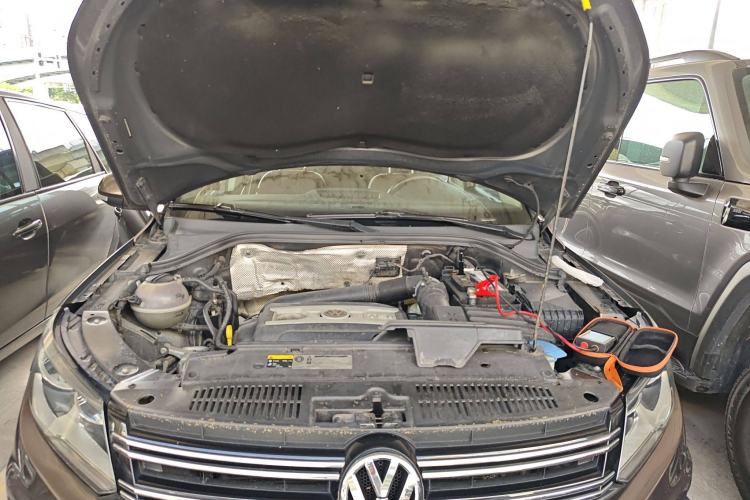 Used Volkswagen Tiguan 2012 2.0 TSI Comfort Edition Engine Bay
