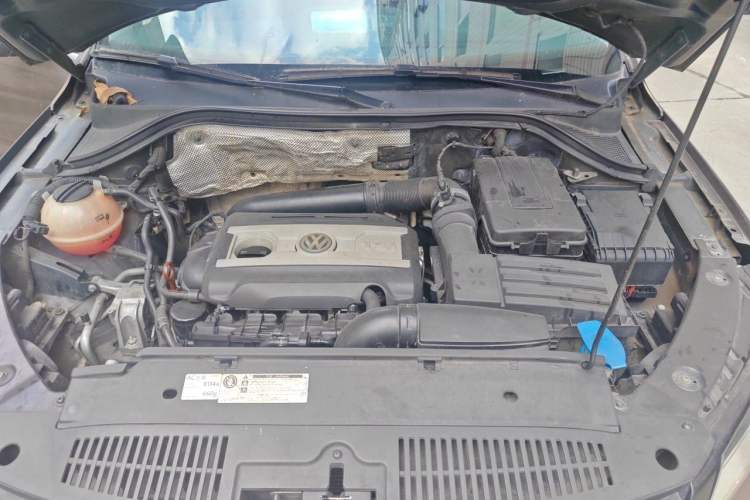Used Volkswagen Tiguan 2012 2.0 TSI Comfort Edition Engine Bay