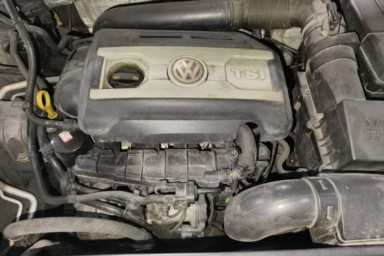 Used Volkswagen Tiguan 2012 2.0 TSI Luxury Edition Engine Bay