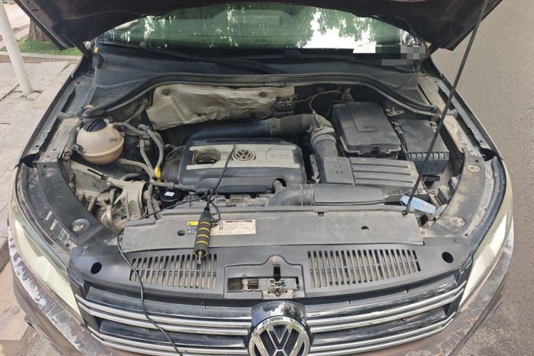 Used Volkswagen Tiguan 2012 2.0 TSI Comfort Edition Engine Bay