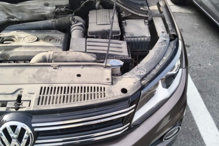 Used Volkswagen Tiguan 2012 2.0 TSI Comfort Edition Engine Bay Left