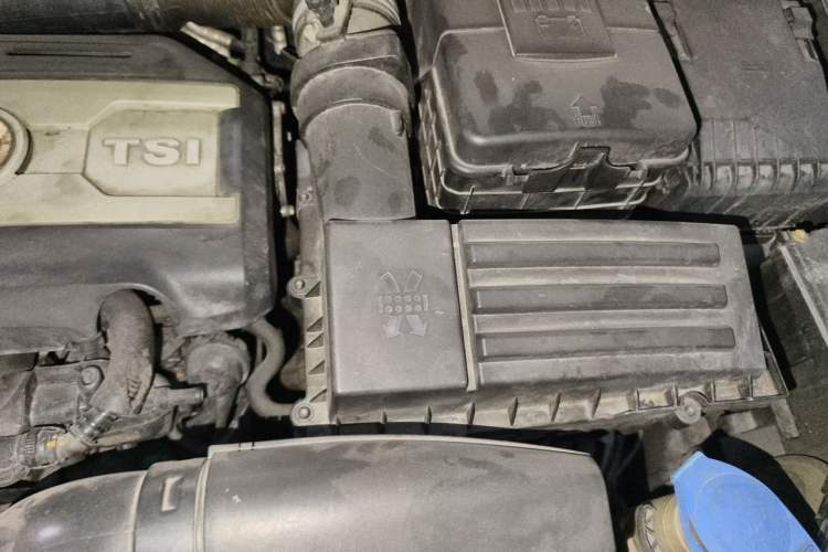 Used Volkswagen Tiguan 2012 2.0 TSI Luxury Edition Engine Bay Left