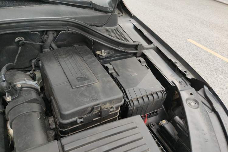 Used Volkswagen Tiguan 2012 2.0 TSI Comfort Edition Engine Bay Left