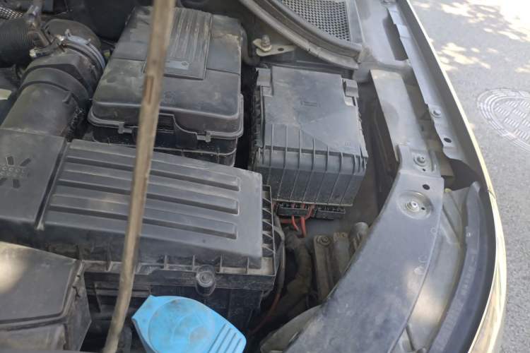 Used Volkswagen Tiguan 2012 2.0 TSI Comfort Edition Engine Bay Left