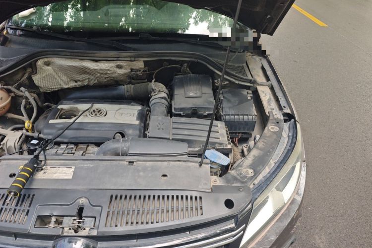 Used Volkswagen Tiguan 2012 2.0 TSI Comfort Edition Engine Bay Left