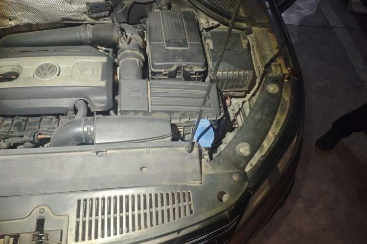 Used Volkswagen Tiguan 2012 2.0 TSI Comfort Edition Engine Bay Left
