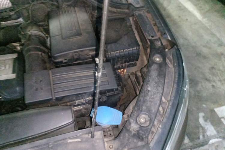 Used Volkswagen Tiguan 2012 2.0 TSI Comfort Edition Engine Bay Left