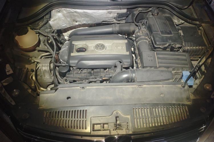 Used Volkswagen Tiguan 2012 2.0 TSI Comfort Edition Engine Bay