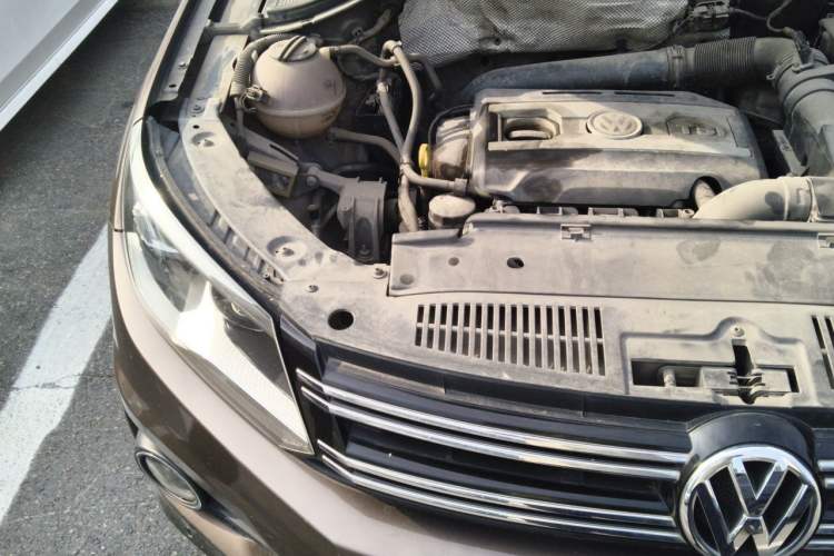 Used Volkswagen Tiguan 2012 2.0 TSI Comfort Edition Engine Bay Right