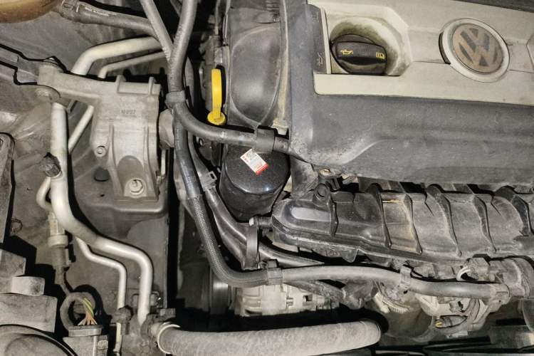 Used Volkswagen Tiguan 2012 2.0 TSI Luxury Edition Engine Bay Right