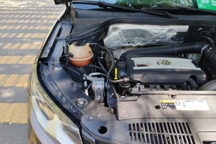 Used Volkswagen Tiguan 2012 2.0 TSI Comfort Edition Engine Bay Right