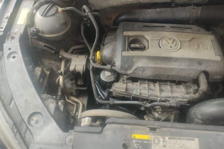 Used Volkswagen Tiguan 2012 2.0 TSI Comfort Edition Engine Bay Right