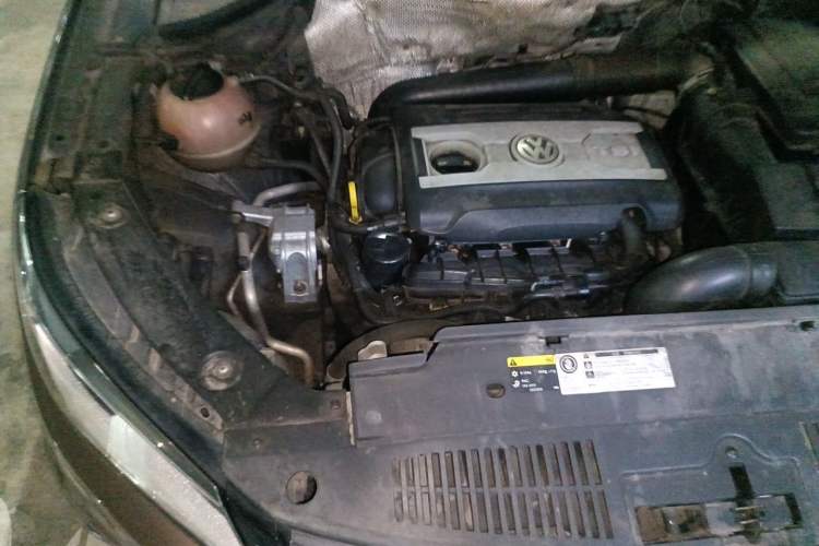 Used Volkswagen Tiguan 2012 2.0 TSI Comfort Edition Engine Bay Right
