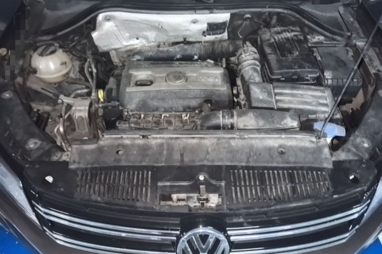 Used Volkswagen Tiguan 2012 2.0 TSI Comfort Edition Engine Bay