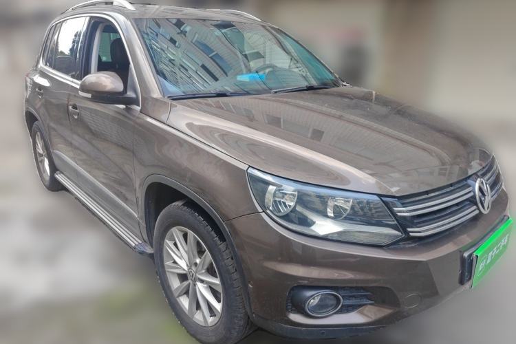 Used Volkswagen Tiguan 2012 2.0 TSI Comfort Edition Front Right 45 Deg