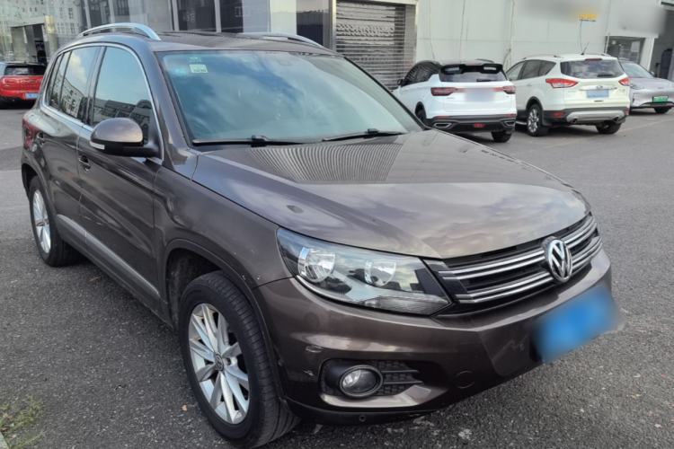 Used Volkswagen Tiguan 2012 2.0 TSI Comfort Edition Front Right 45 Deg
