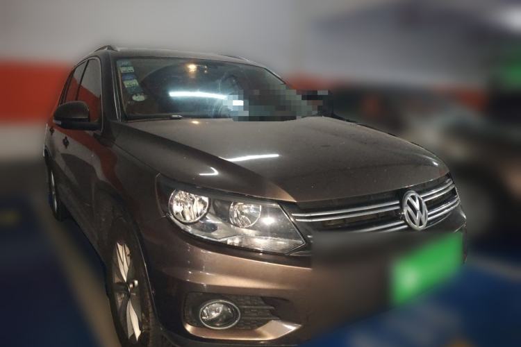 Used Volkswagen Tiguan 2012 2.0 TSI Comfort Edition Front Right 45 Deg