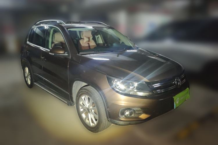 Used Volkswagen Tiguan 2012 2.0 TSI Comfort Edition Front Right 45 Deg