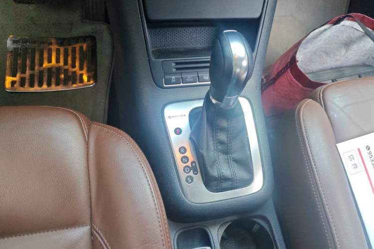 Used Volkswagen Tiguan 2012 2.0 TSI Comfort Edition Gear Lever