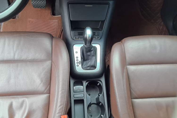 Used Volkswagen Tiguan 2012 2.0 TSI Comfort Edition Gear Lever