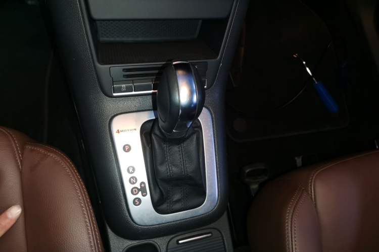 Used Volkswagen Tiguan 2012 2.0 TSI Comfort Edition Gear Lever