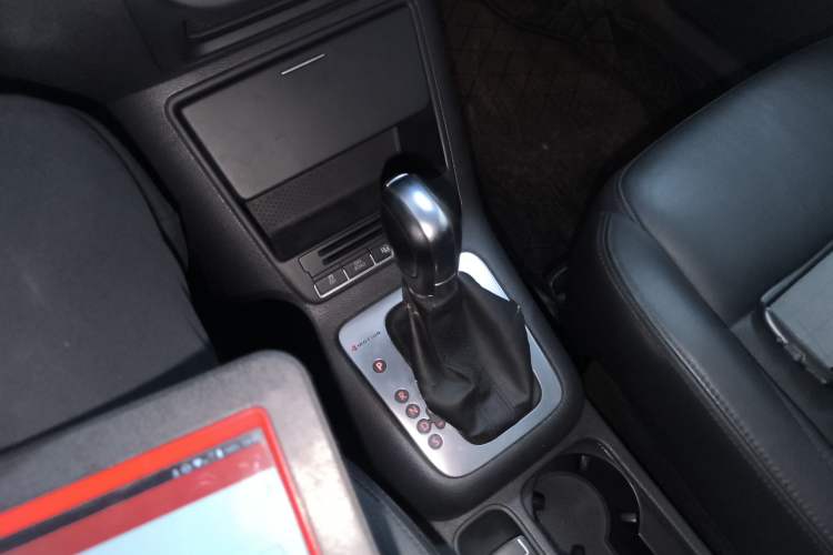 Used Volkswagen Tiguan 2012 2.0 TSI Comfort Edition Gear Lever