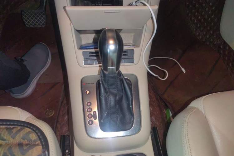 Used Volkswagen Tiguan 2012 2.0 TSI Comfort Edition Gear Lever
