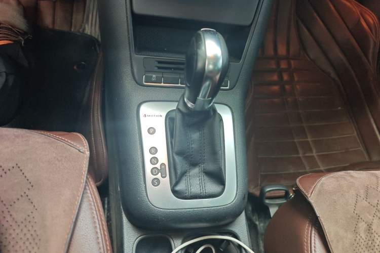Used Volkswagen Tiguan 2012 2.0 TSI Comfort Edition Gear Lever