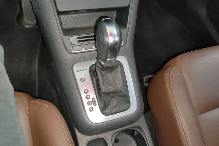 Used Volkswagen Tiguan 2012 2.0 TSI Comfort Edition Gear Lever