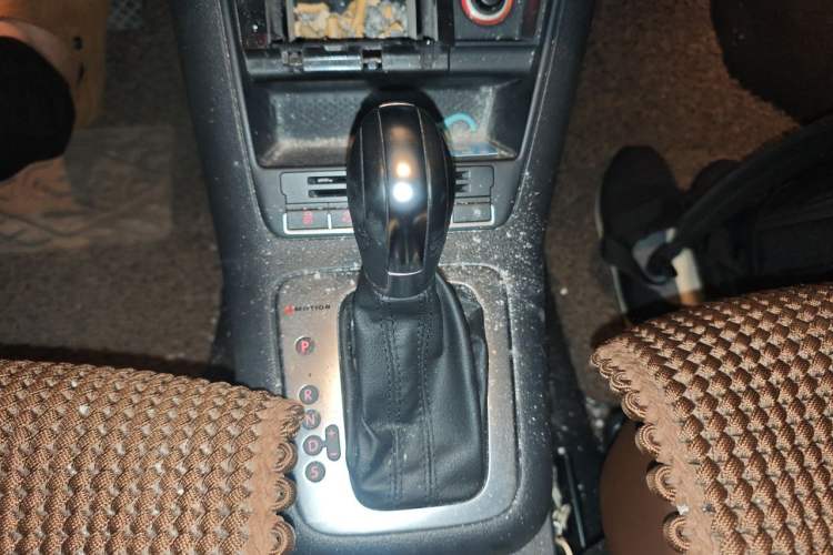 Used Volkswagen Tiguan 2012 2.0 TSI Comfort Edition Gear Lever