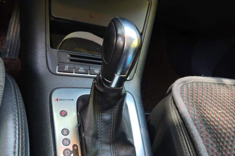 Used Volkswagen Tiguan 2012 2.0 TSI Comfort Edition Gear Lever