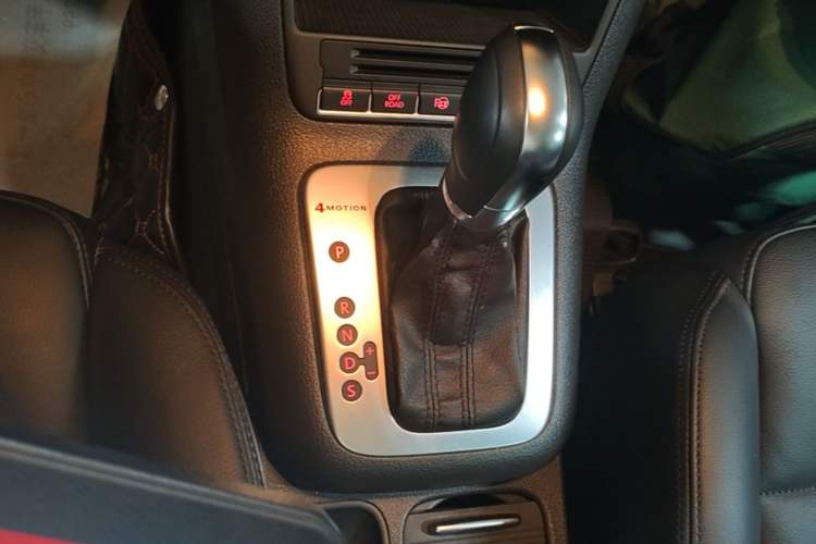 Used Volkswagen Tiguan 2012 2.0 TSI Comfort Edition Gear Lever